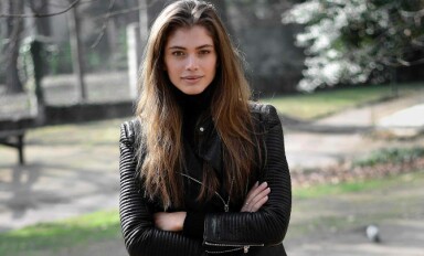 Valentina (22) ble født gutt. Nå blir hun historisk i Frankrike